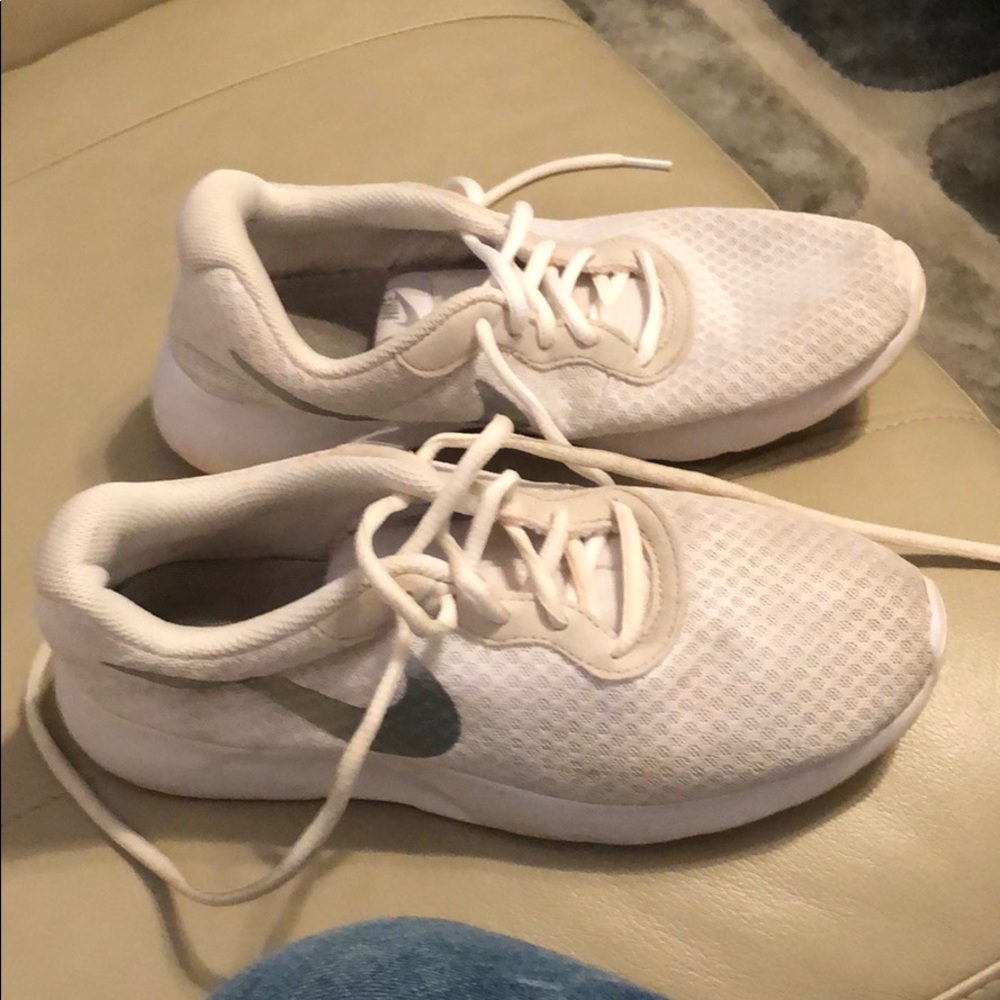 Girls Nike size 6.5 good used condition